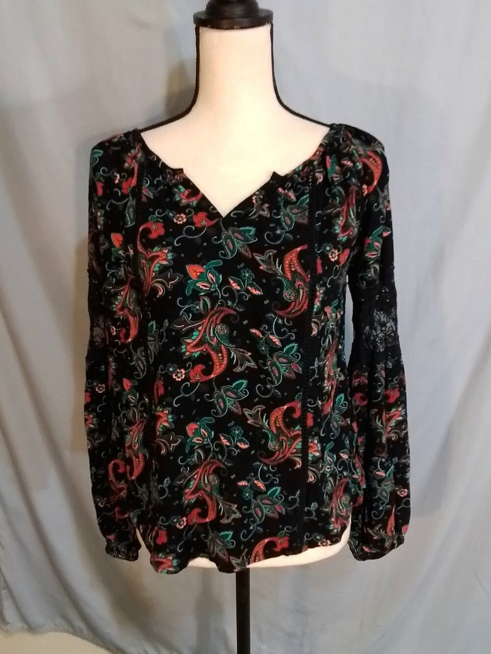 Panhandle blouse with bright parsley style floral print